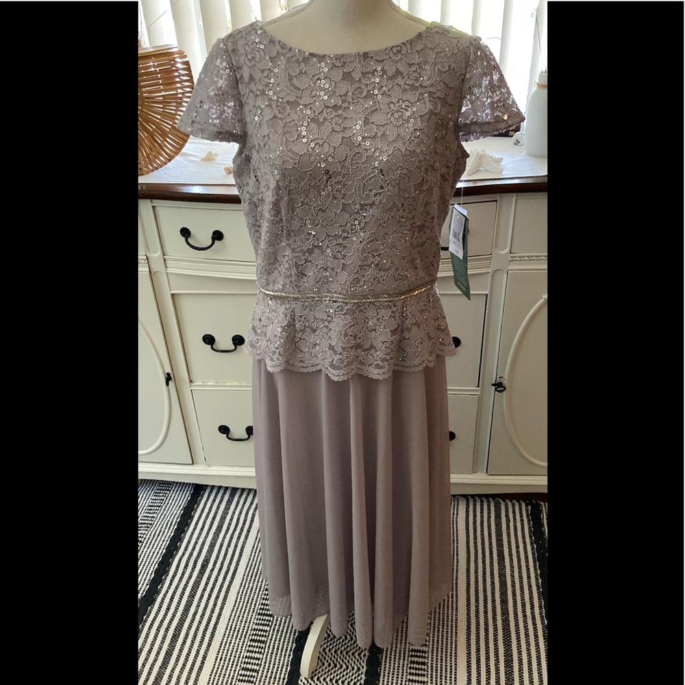 Jackie Jon Gray lace and sequins gown Sz 18 NWT